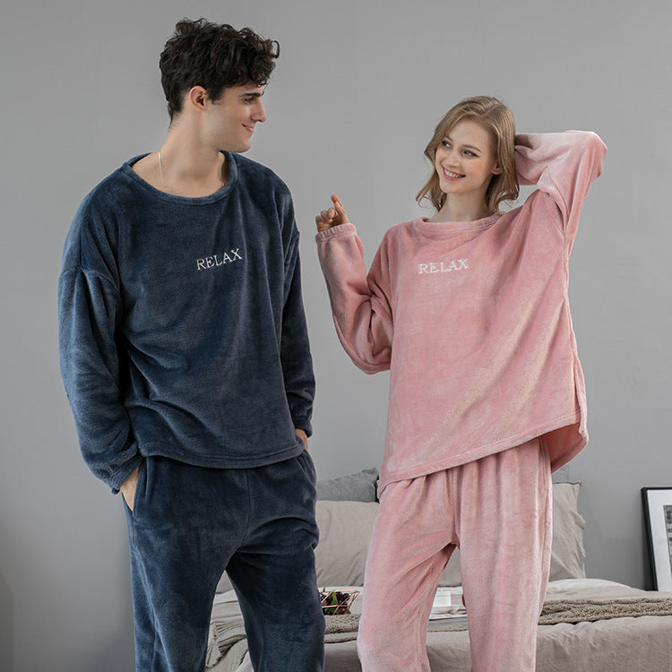 Cozy Flannel Pajama Sets: Winter Sleepwear for Couples 🌙👫